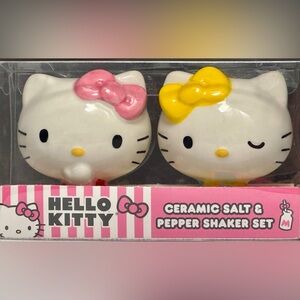 Ceramic Hello Kitty Salt & Pepper Shaker Set